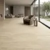 Sala luminosa con gran ventanal y vista al patio, amoblada y con un piso de cerámica estilo mármol Civitta