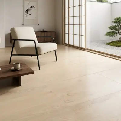 Sala luminosa con gran ventanal y vista al patio, amoblada y con un piso de cerámica estilo madera Lorien Marfil