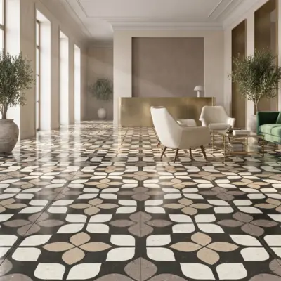 Sala de espera amplia y luminosa con ventanales grandes, sofás beige y un piso de cerámica rústica Tesela